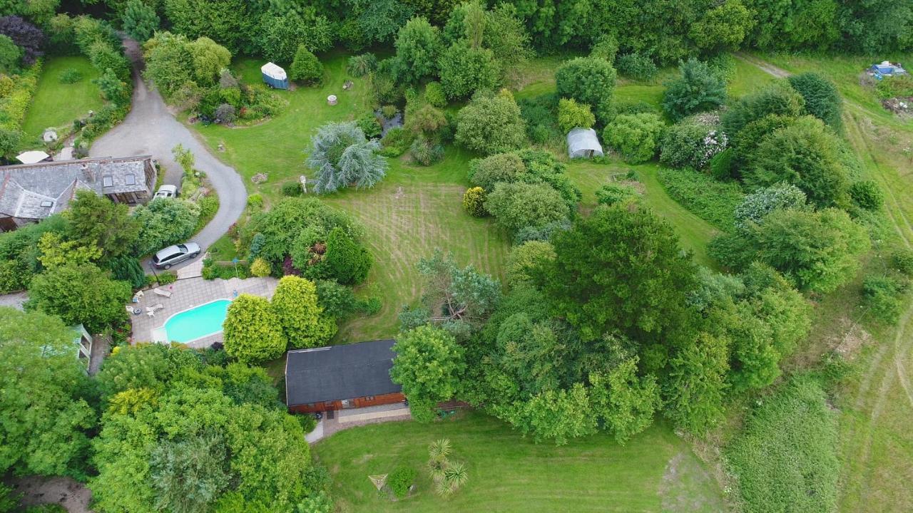 Tudor Lodge With Pool & Bbq Cabin Liskeard Kültér fotó