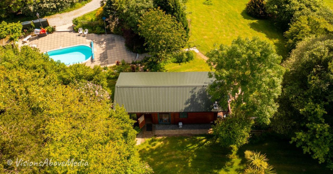 Tudor Lodge With Pool & Bbq Cabin Liskeard Kültér fotó